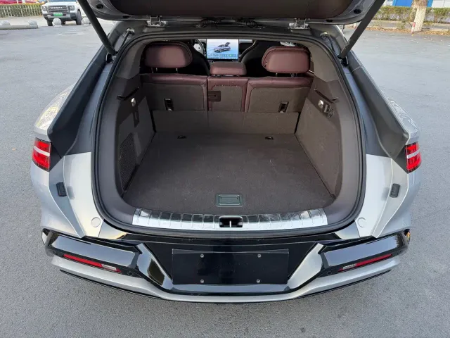Denza Z9GT — Фото автомобиля 13