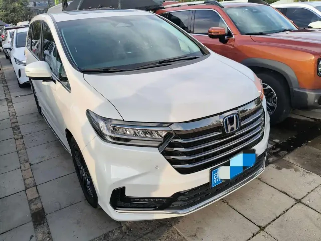 Honda Odyssey — Фото автомобиля 3