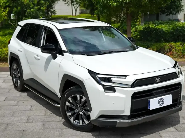 Toyota RAV4 — Фото автомобиля 13