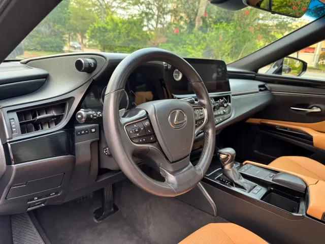 Lexus ES — Фото автомобиля 14