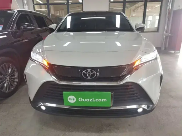 Toyota Harrier — Фото автомобиля 2