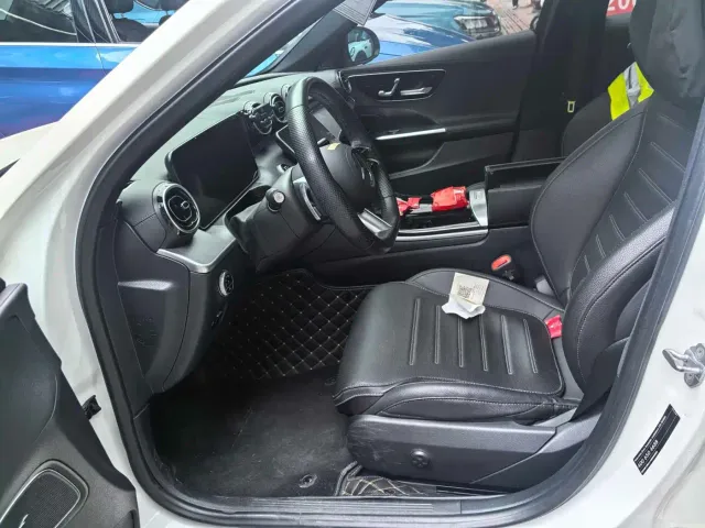 Mercedes-Benz C-Class — Фото автомобиля 4