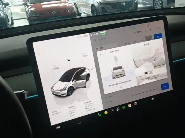 Tesla Model Y — Фото автомобиля 12