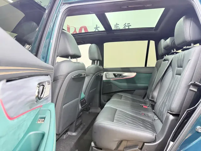 GAC Trumpchi GS8 — Фото автомобиля 16