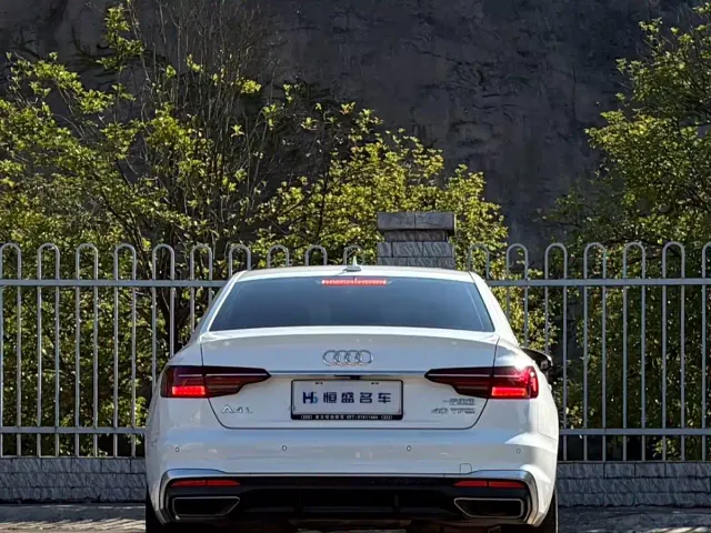 Audi A4L — Фото автомобиля 9