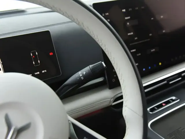 Voyah Auto Voyah Dreamer 2025 PHEV AWD Flagship Kunpeng Edition — Фото автомобиля 15