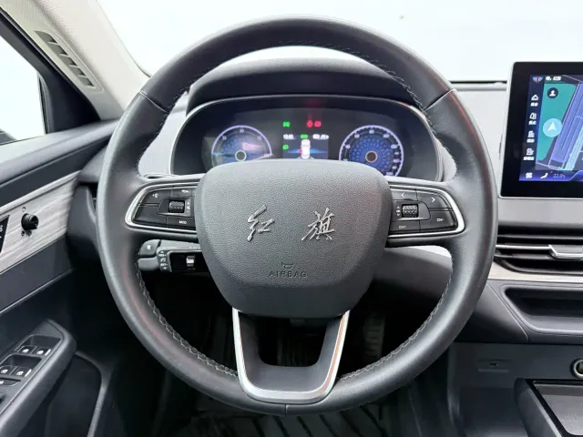 Hongqi E-QM5 — Фото автомобиля 5