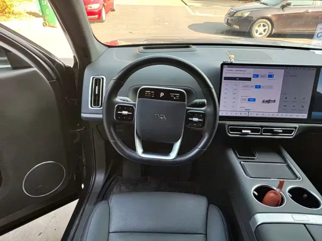 Li Auto L7 — Фото автомобиля 10