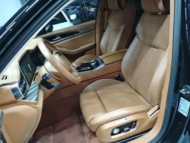 Hongqi H9 — Фото автомобиля 10