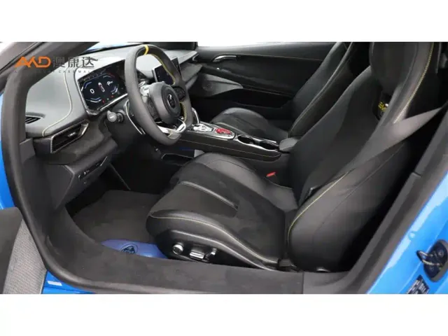 Lotus Emira — Фото автомобиля 7