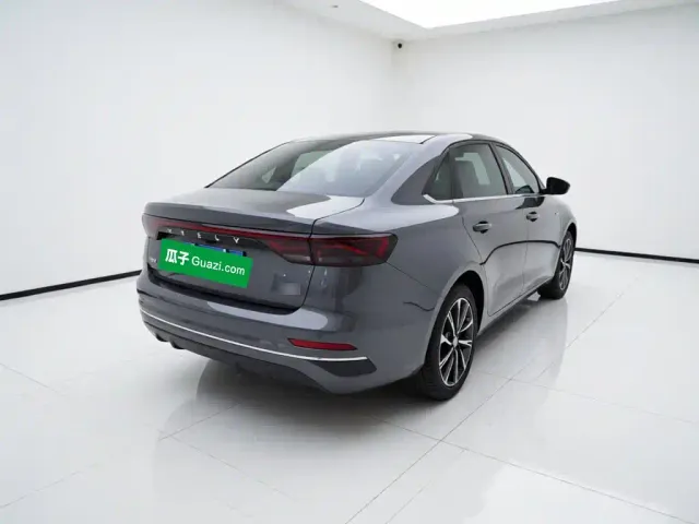 Geely Emgrand — Фото автомобиля 4