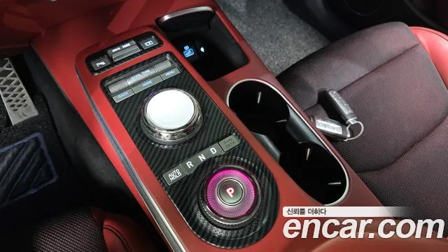 Genesis GV70 2.5T Бензин 2WD — Фото автомобиля 9