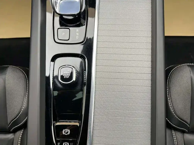 Volvo XC60 — Фото автомобиля 15