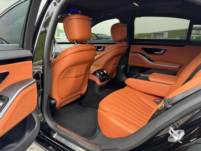 Mercedes-Benz S-Class — Фото автомобиля 12
