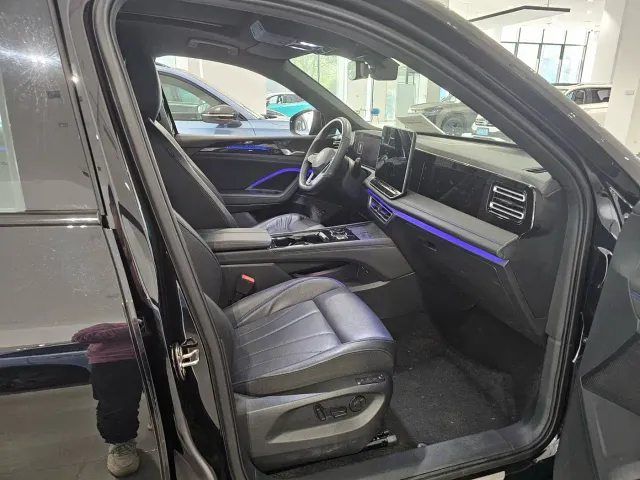 Volkswagen Tiguan L — Фото автомобиля 4