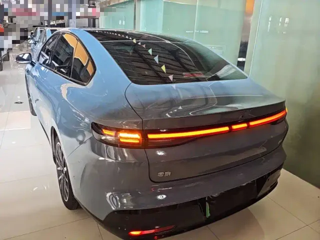 Leapmotor B01 — Фото автомобиля 5