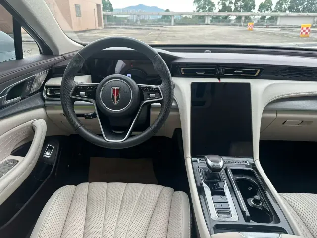 Hongqi H5 — Фото автомобиля 4