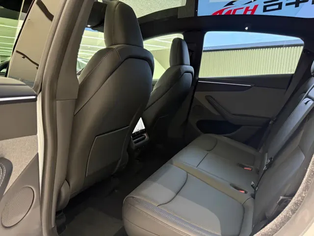 Tesla Model Y — Фото автомобиля 7