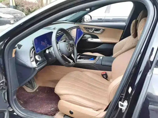 Mercedes-Benz E-Class — Фото автомобиля 2