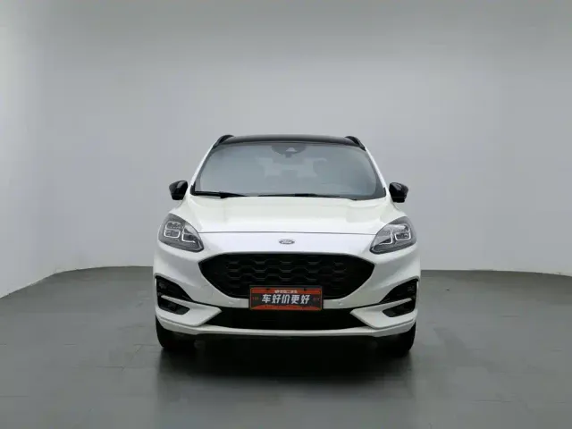 Ford Escape — Фото автомобиля 3