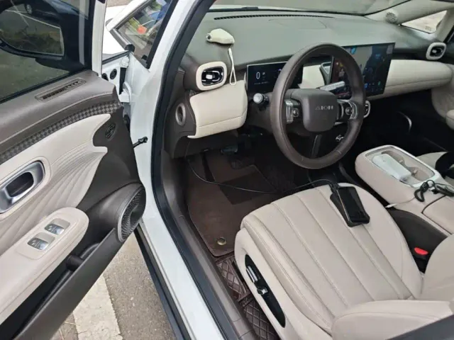 GAC Aion UT — Фото автомобиля 15