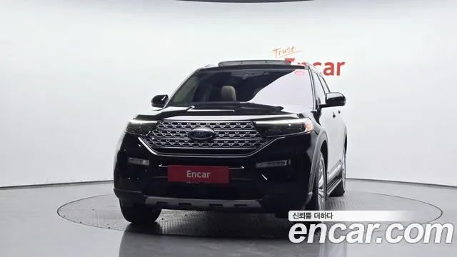 Ford Explorer — Фото автомобиля 3