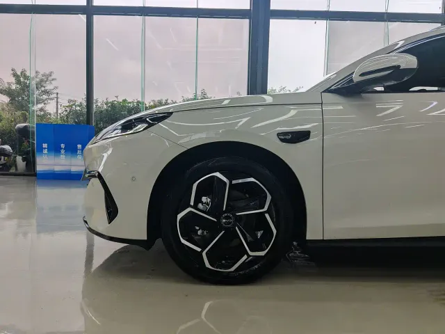 BYD Seal 06 DM-i Touring — Фото автомобиля 5