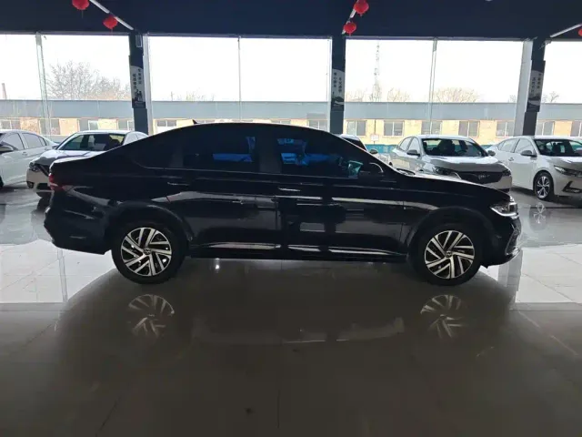Volkswagen Lavida — Фото автомобиля 7