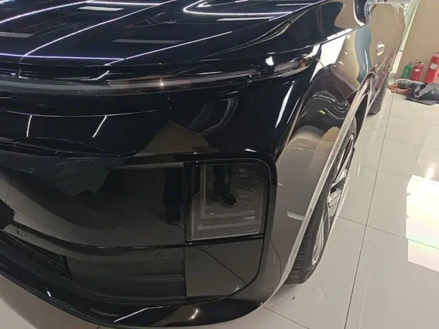 Li Auto L6 — Фото автомобиля 23