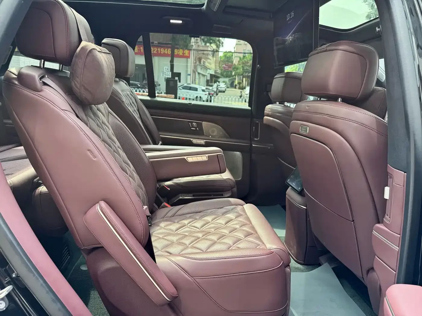 NIO NIO ES8 2025 Model 6-Seat Executive Luxury Edition — Фото автомобиля 20