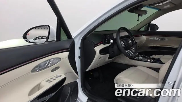 Genesis GV70 — Фото автомобиля 15