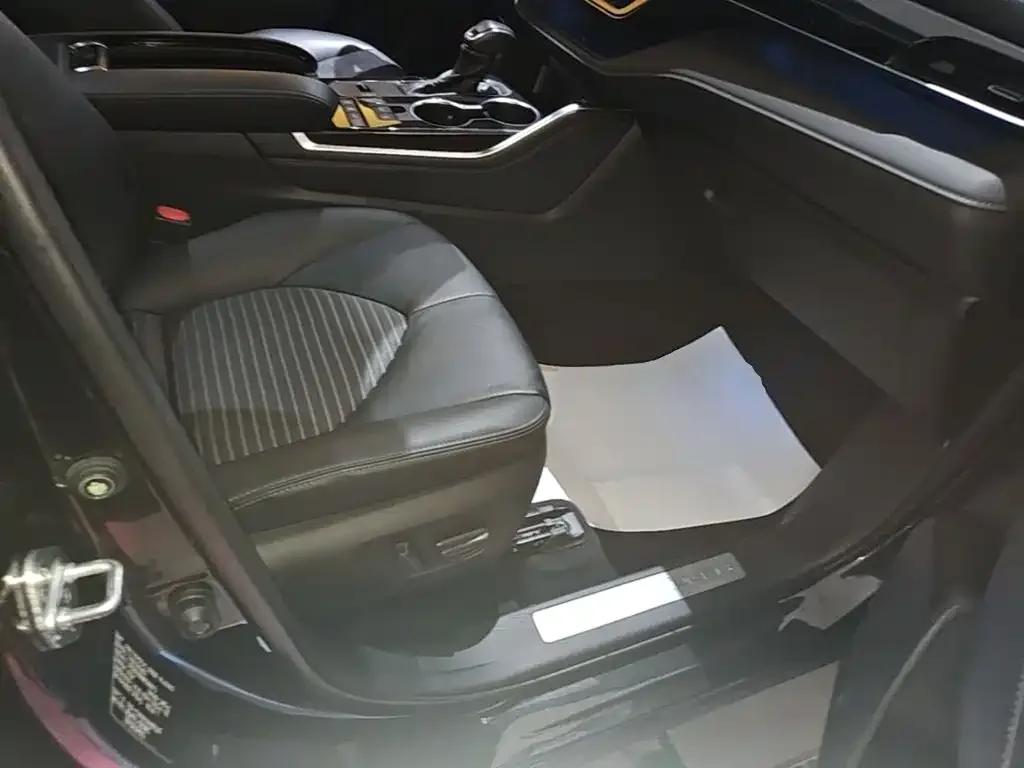 Toyota Crown Kluger 2022 2.5L HEV 4WD Luxury Edition — Фото автомобиля 24