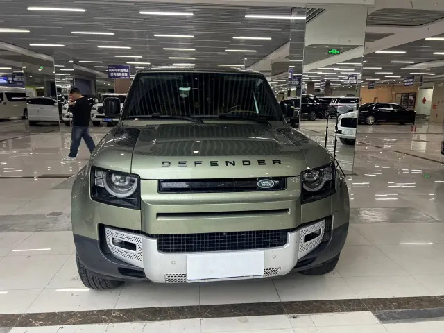 Land Rover Defender — Фото автомобиля 2