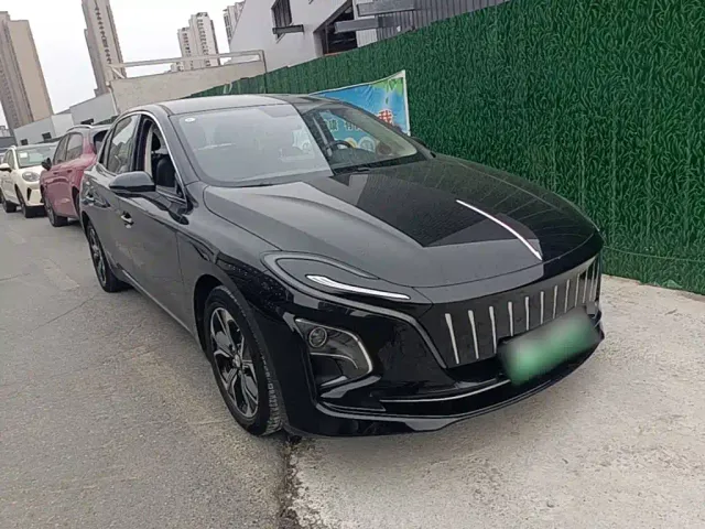Hongqi E-QM5 — Фото автомобиля 3