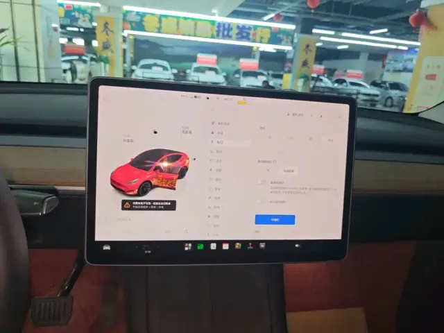 Tesla Model Y — Фото автомобиля 12
