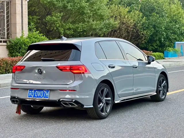 Volkswagen Golf — Фото автомобиля 6