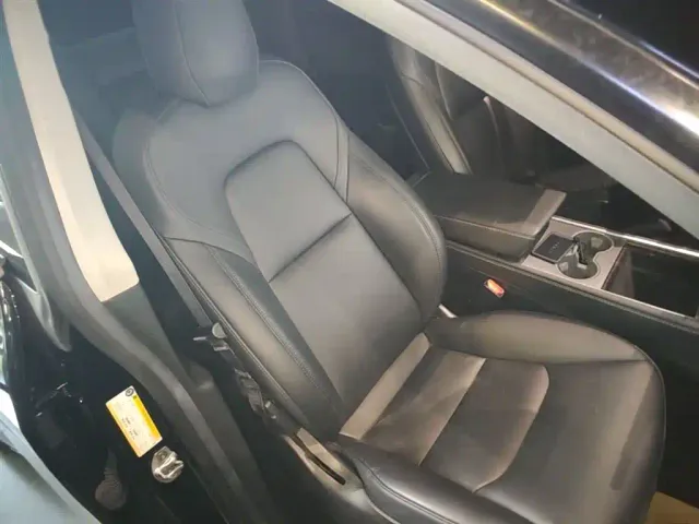Tesla Model Y — Фото автомобиля 24