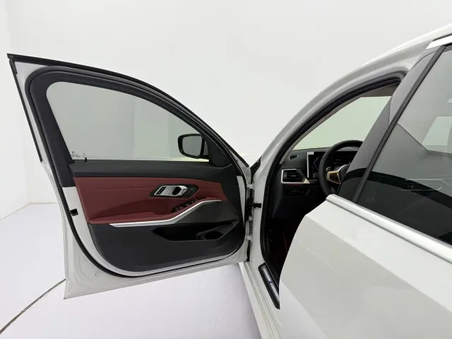 BMW 3 Series — Фото автомобиля 10