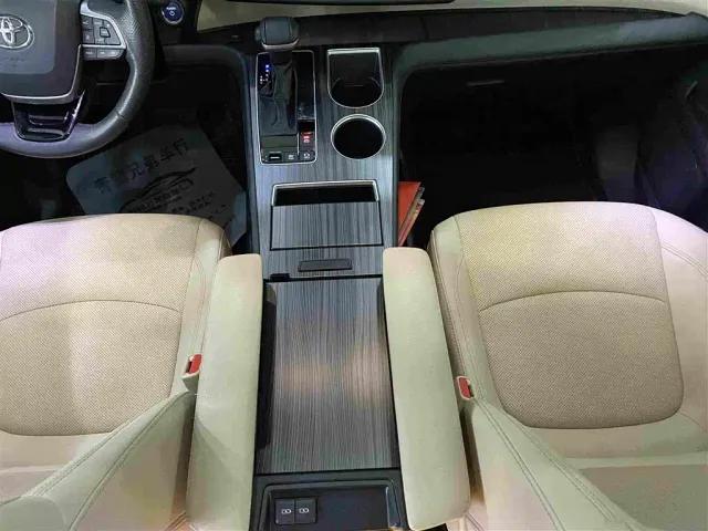 Toyota Granvia — Фото автомобиля 9