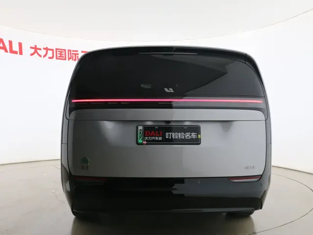 Li Auto MEGA — Фото автомобиля 15