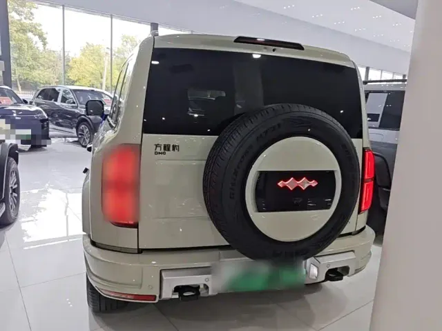 BYD FangChengBao Leopard 5 — Фото автомобиля 5