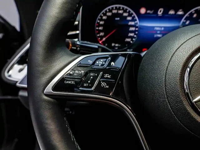 Mercedes-Benz E-Class — Фото автомобиля 15