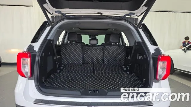 Ford Explorer — Фото автомобиля 24