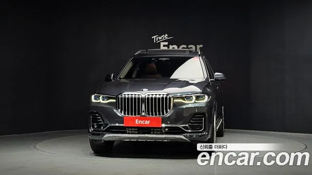 BMW X7 — Фото автомобиля 3