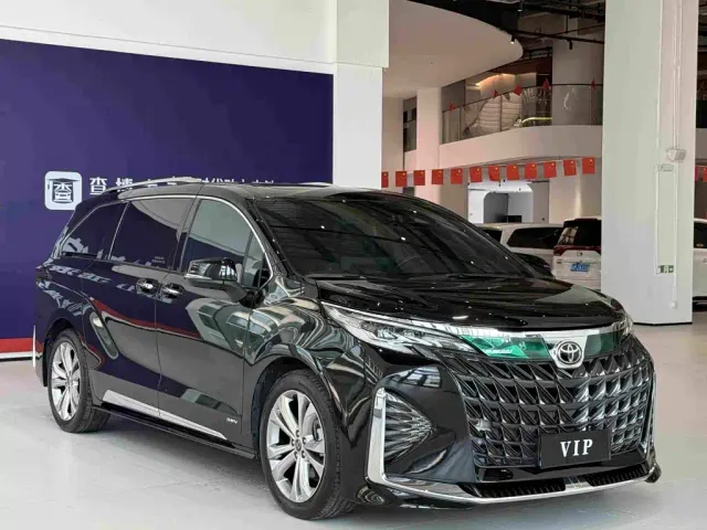 Toyota Sienna — Фото автомобиля 3