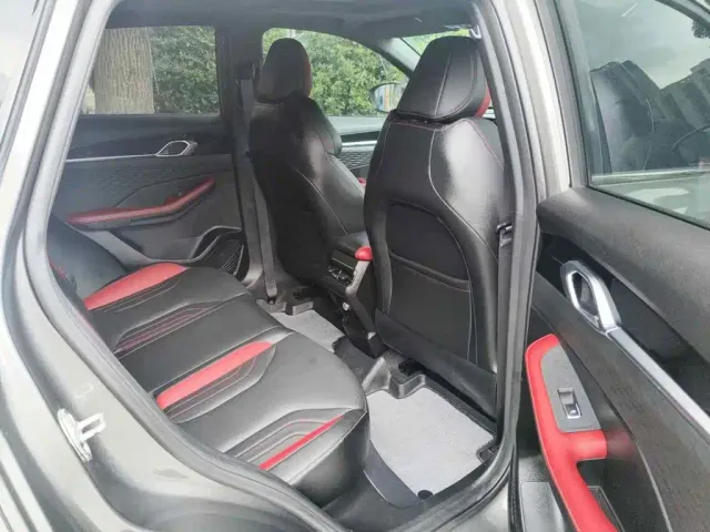 Geely Binyue 2022 Binyue COOL 1.5TD DCT Hot Power Edition — Фото автомобиля 11