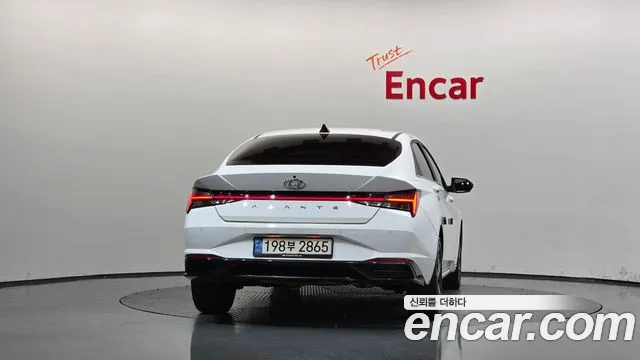 Hyundai Avante — Фото автомобиля 4