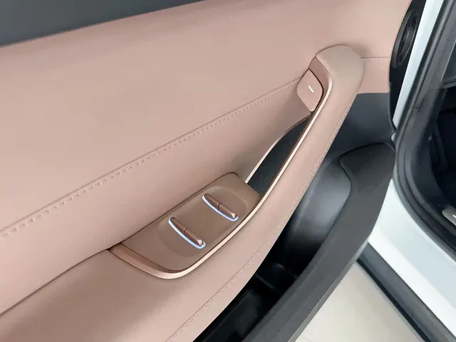 Nio ES6 — Фото автомобиля 15