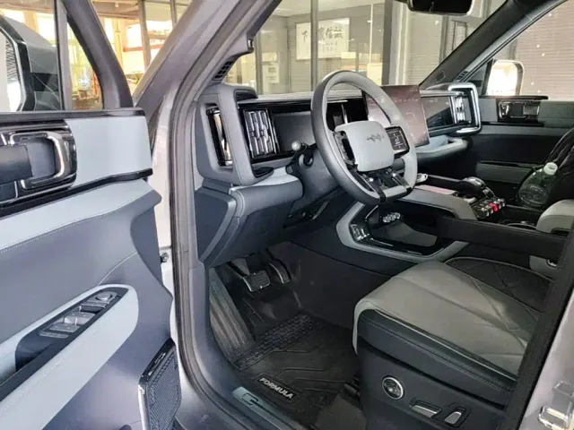 BYD FangChengBao Leopard 5 — Фото автомобиля 15