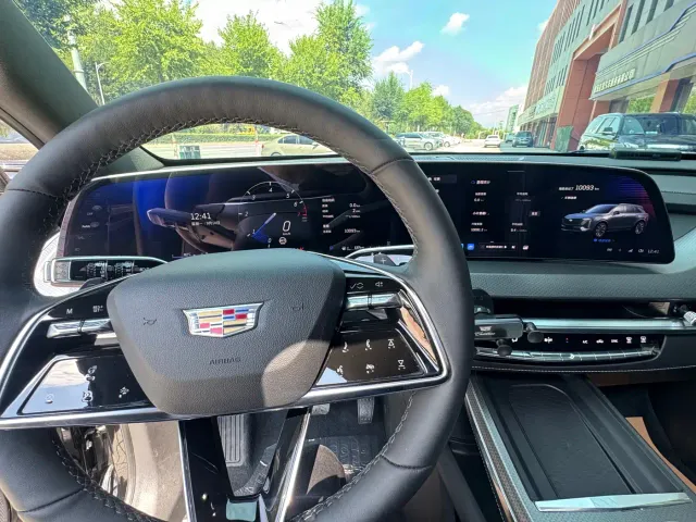 Cadillac XT5 — Фото автомобиля 9